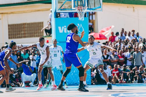 B费：对阵爱尔兰那场比赛我不在，但如果我在也会被批评