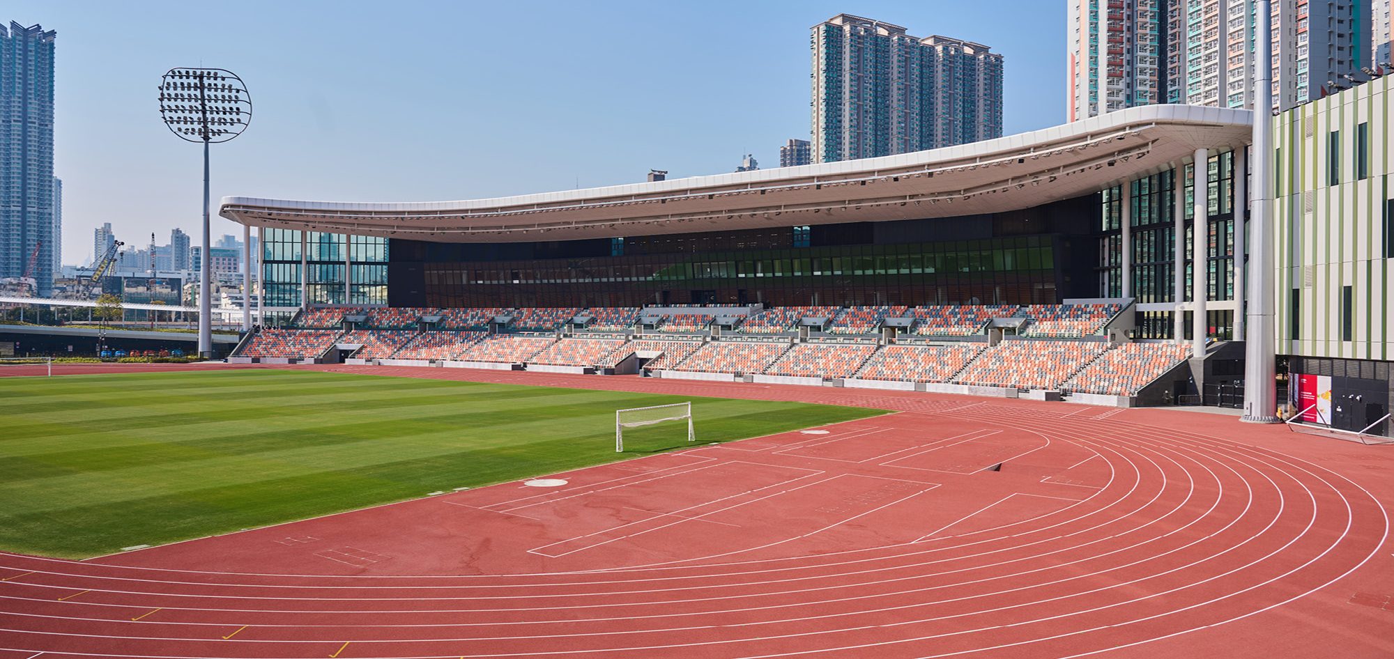 记者：齐尔克泽有可能会离队，曼联有信心从他身上收回转会费