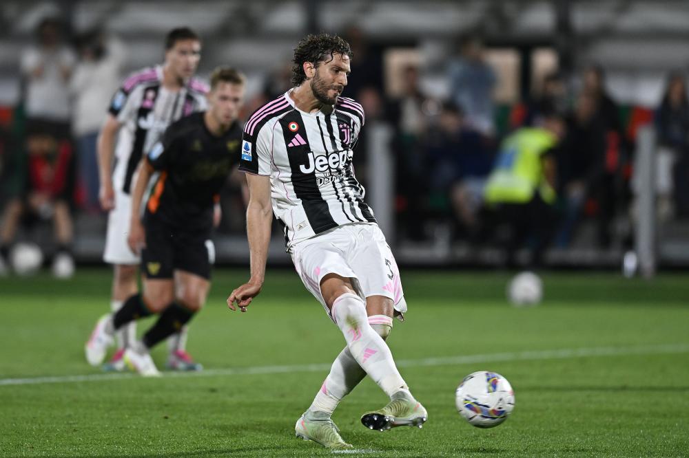 凌空抽射太炸裂了